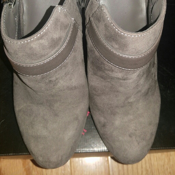 Grey booties - Picture 3 of 6